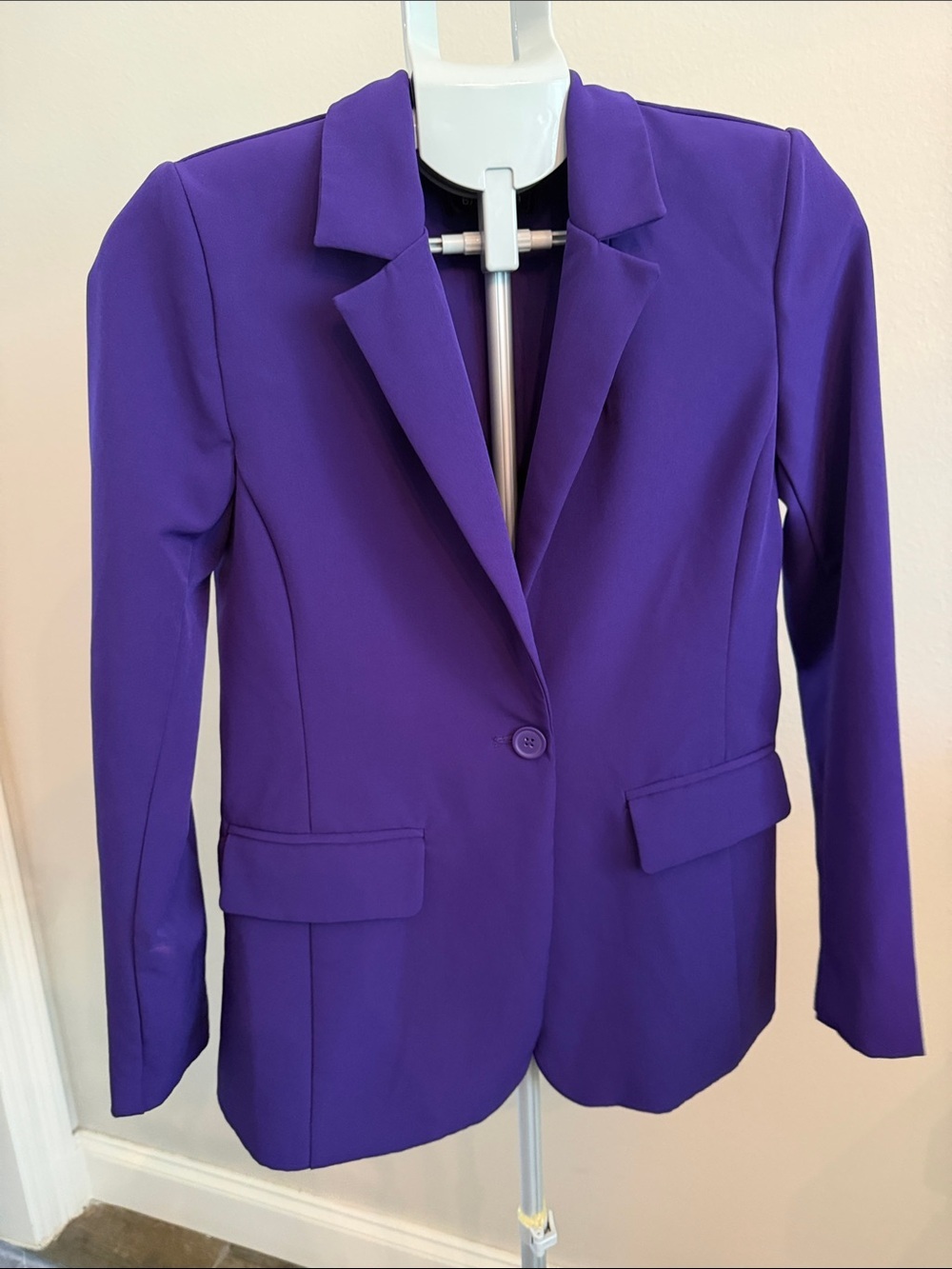 Bailey 44 Violet Single-Button Notch Lapel Blazer